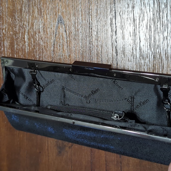 Calvin Klein clutch - Picture 7 of 8